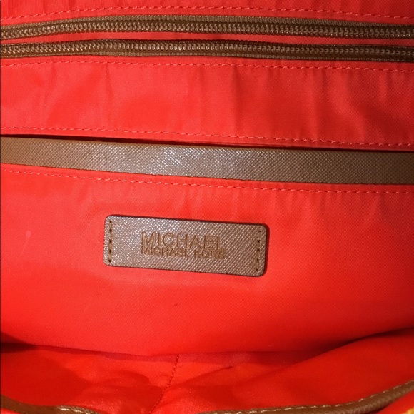 Michael Kors tote - Picture 2 of 12